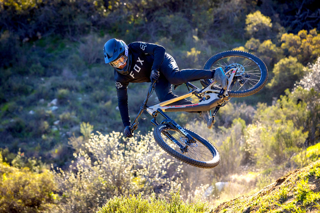 BUILT FOR ENDURO: THE 2022 TRACER 279