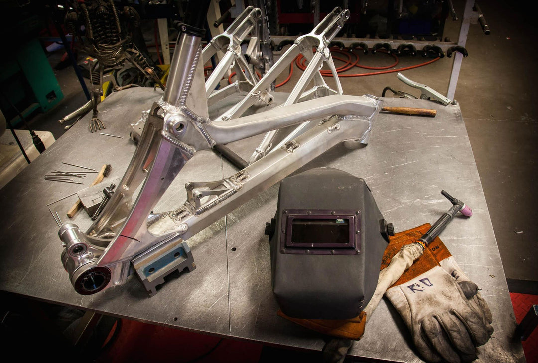 Prototype Intense 29 DH